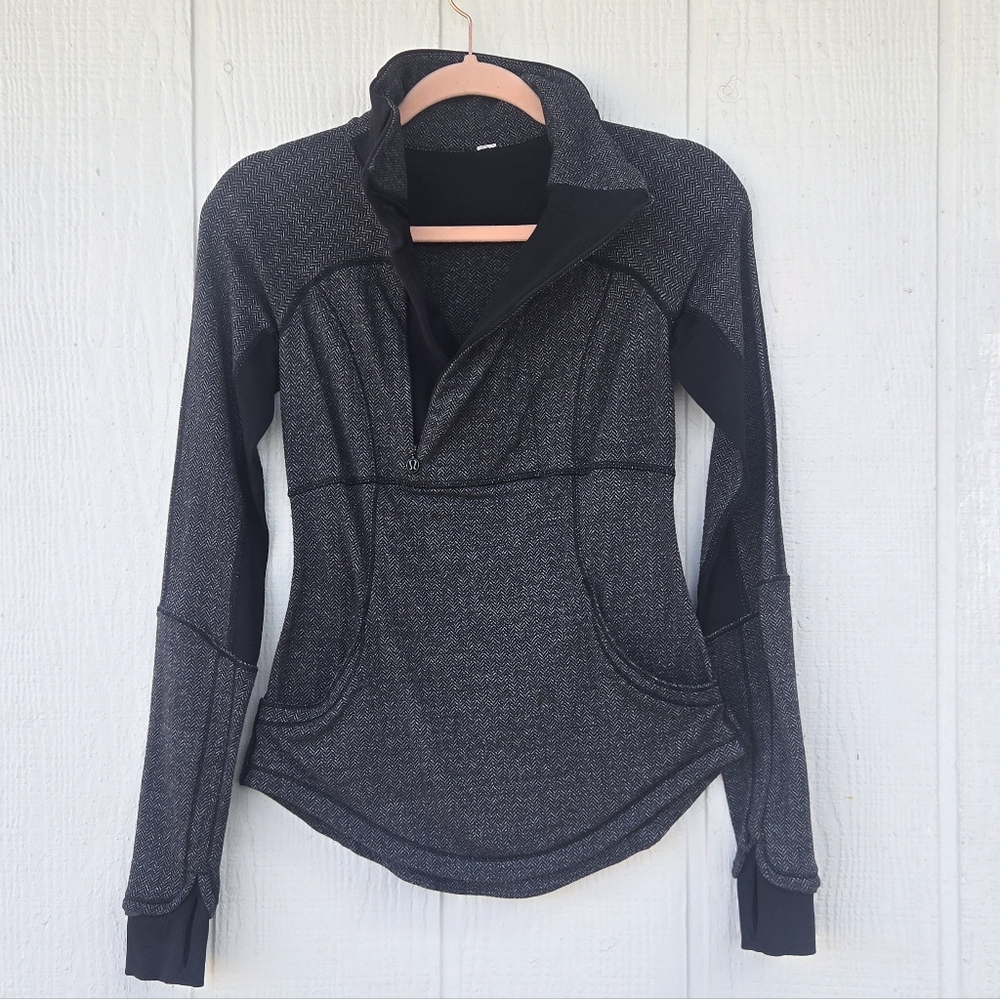 LULULEMON Base Runner 1/2 Zip Long Sleeve  Herringbone Thumbholes Black sz 2